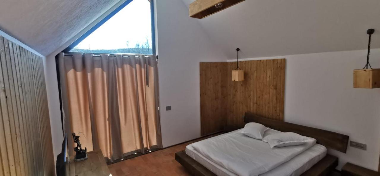 Pastravaria Zavoi Valea Danului Exterior foto