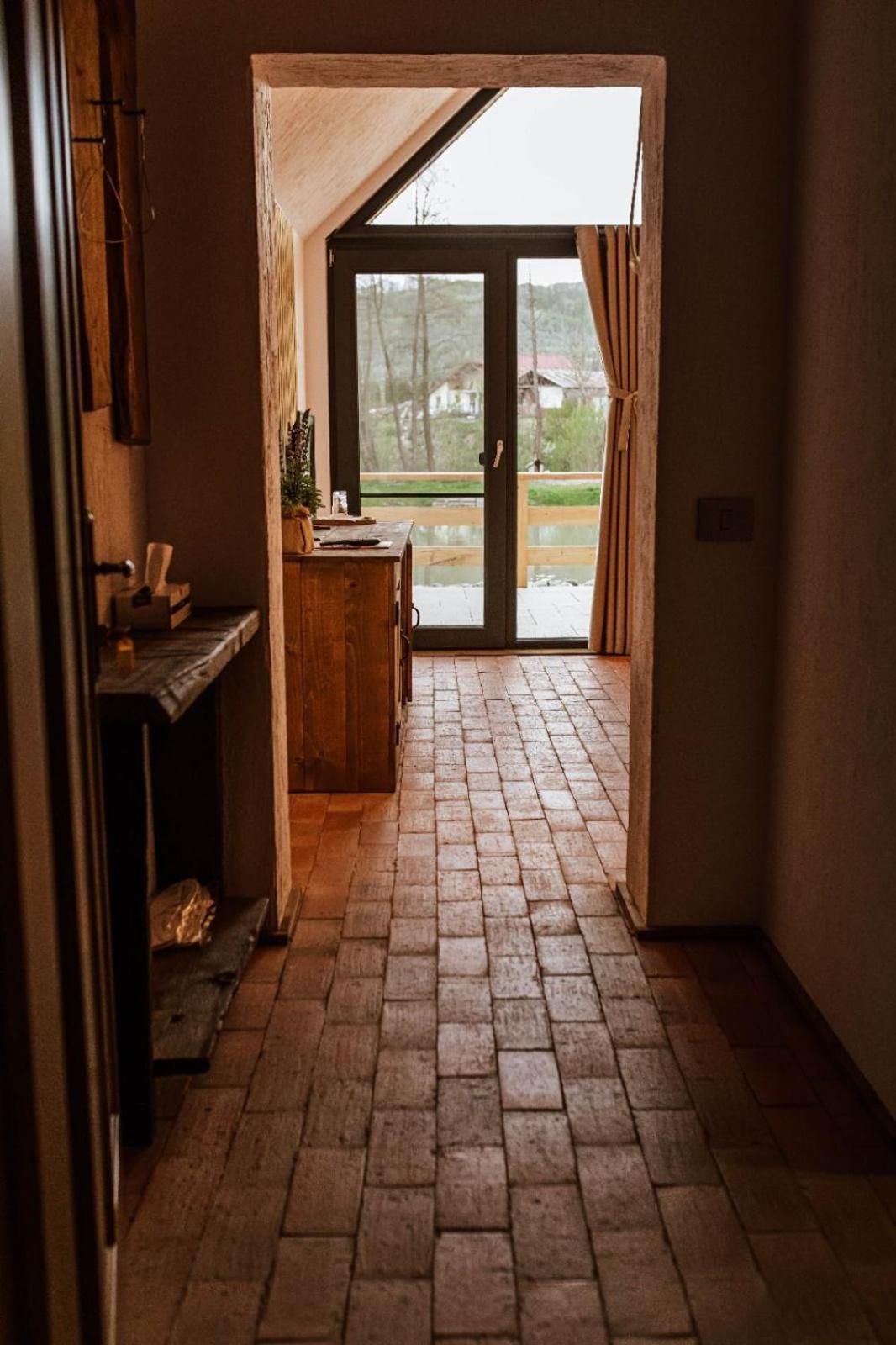Pastravaria Zavoi Valea Danului Exterior foto
