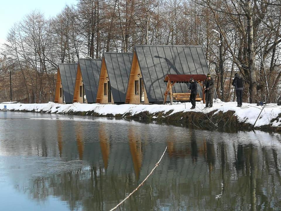 Pastravaria Zavoi Valea Danului Exterior foto